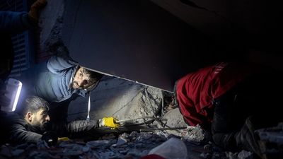 Terremoto en Turquía: Las imágenes que ha dejado el fuerte seísmo de 7,8 de magnitud