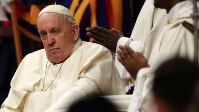 El Papa denuncia que la muerte de Benedicto XVI "ha sido  instrumentalizada" por parte de "gente sin ética"