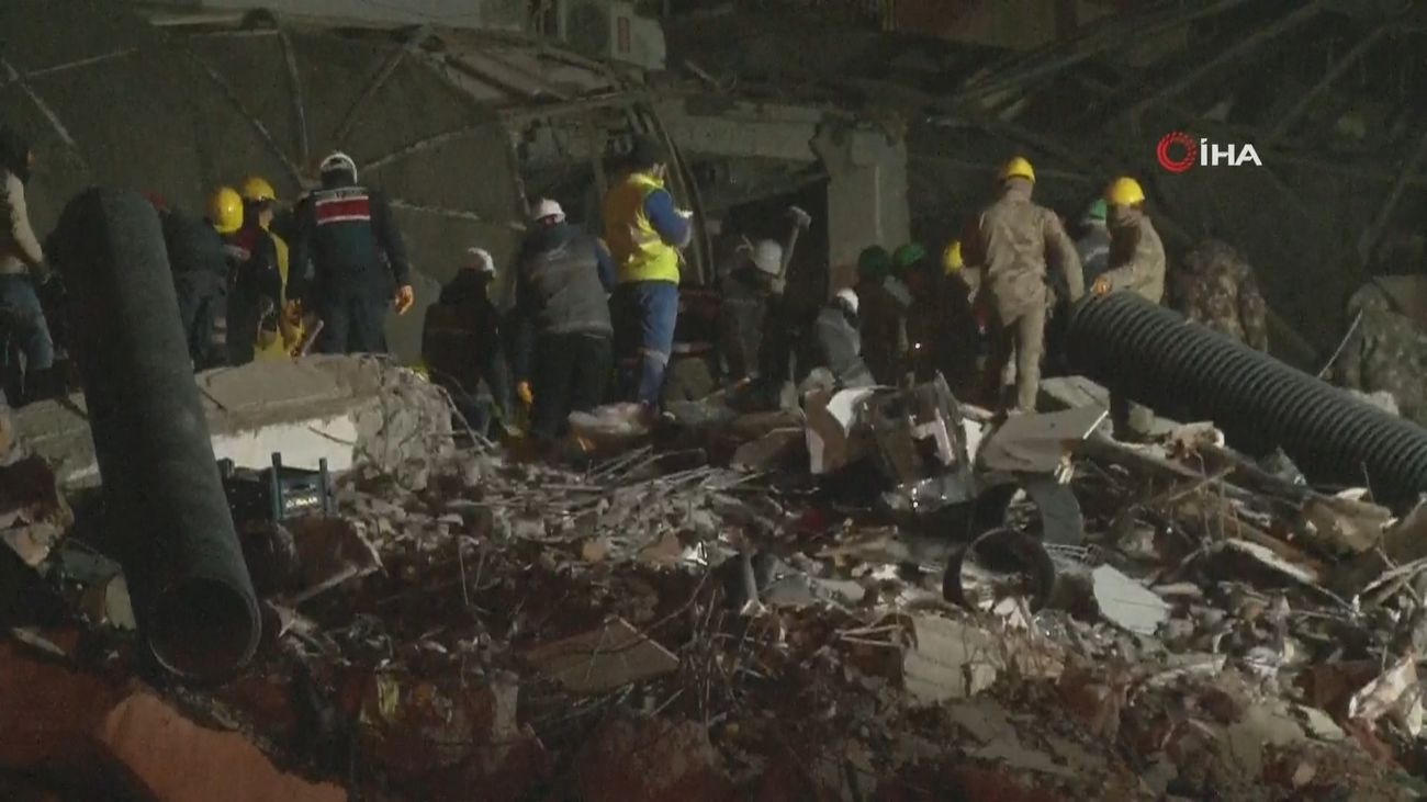 Más de 2.700 muertos en Turquía y Siria por los devastadores terremotos