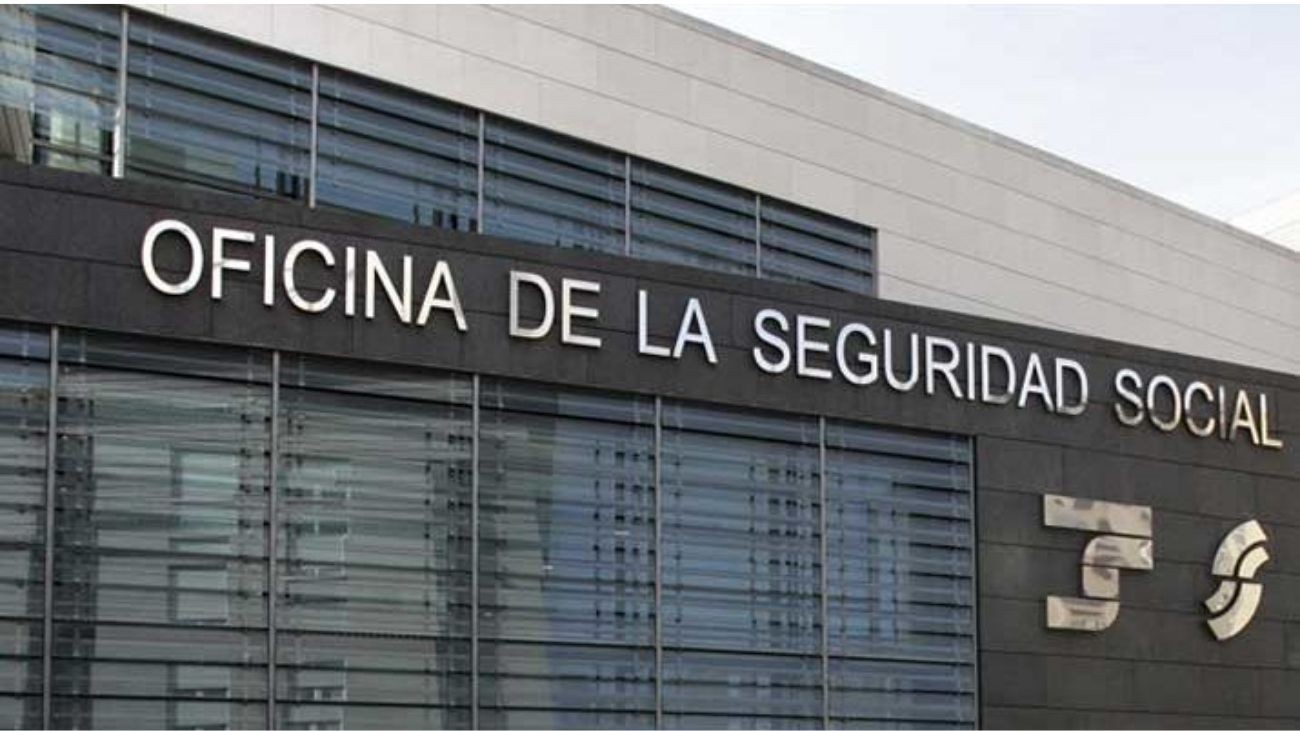 Fuenlabrada reclama medidas para frenar el colapso en la oficina de la Seguridad Social