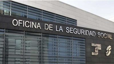 Fuenlabrada reclama medidas para frenar el colapso en la oficina de la Seguridad Social