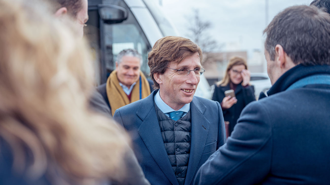 Almeida ve el fin de las mascarillas en el transporte como un acto "electoralista" de Darias