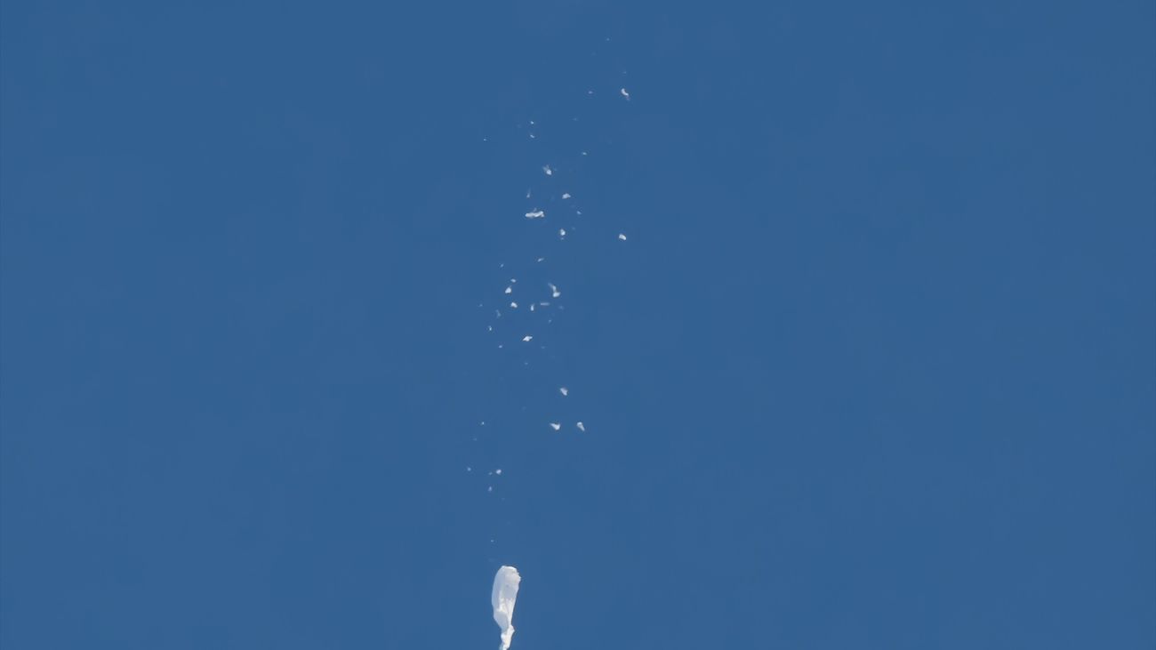 Las fuerzas de Estados Unidos derriban un supuesto globo espía chino frente a las costas de Carolina del Sur