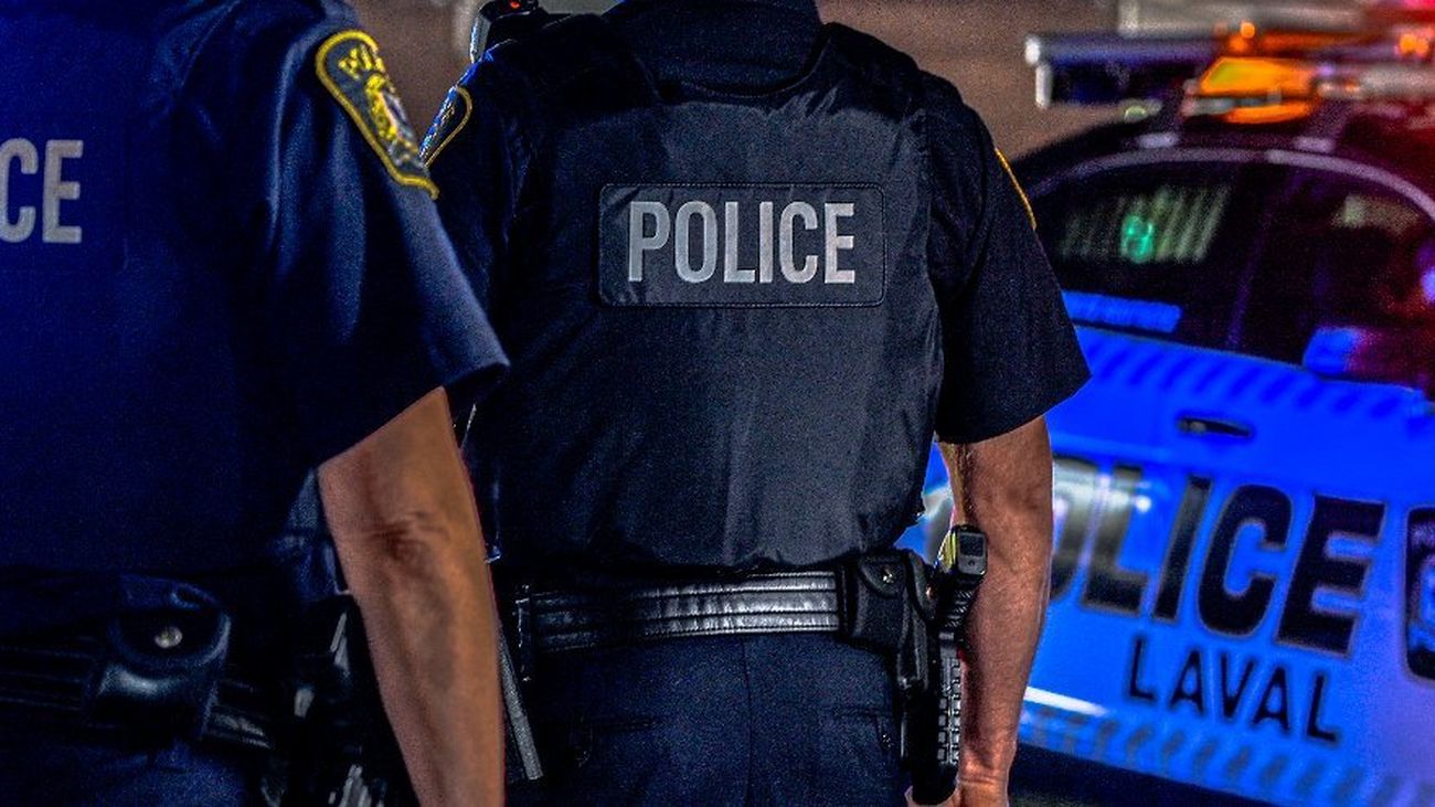 Agentes de policía de la localidad canadiense de Laval