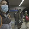 La mascarilla se resiste a desaparecer del metro y del autobús pese a no ser ya obligatoria