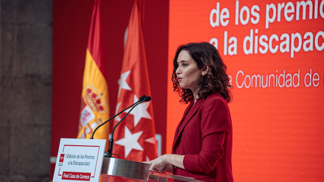 La presidenta de la Comunidad de Madrid, Isabel Díaz Ayuso, interviene en el acto de entrega de la I edición de los Premios de la Discapacidad de la Comunidad de Madrid, en la Real Casa de Correos