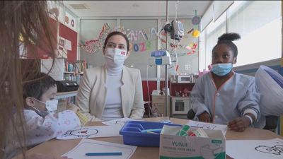 Más de 8.000 niños pasaron por las 13 aulas hospitalarias de la Comunidad el pasado curso escolar