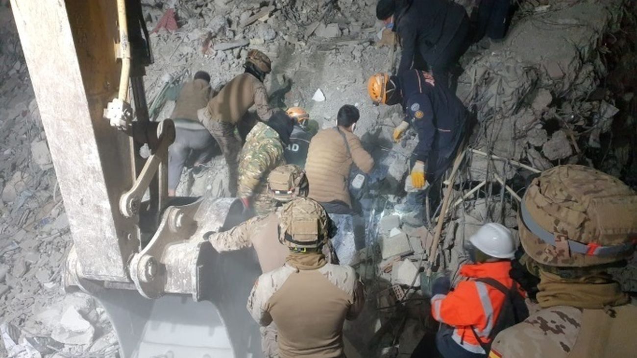 La ayuda española salva la vida de dos niños sepultados en Turquía