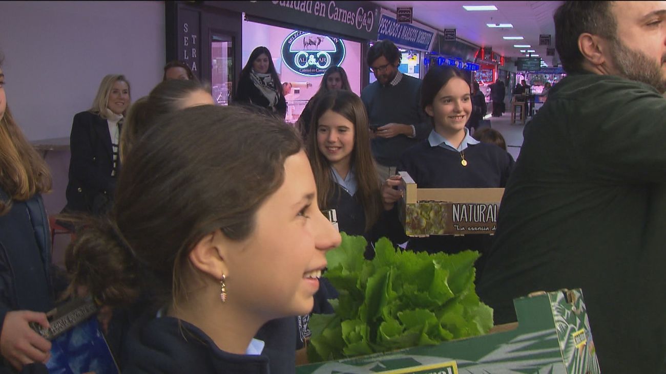 Los niños madrileños aprenden a comprar en el mercado