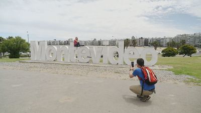 Montevideo, una ciudad de playa, de café y de historia