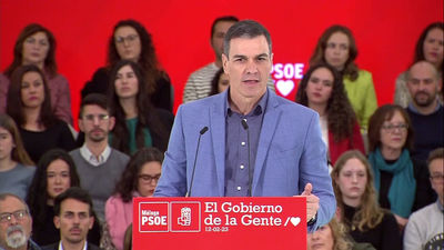 Sánchez reivindica una sanidad “pública, gratuita y universal” frente al modelo de “recortes” del PP