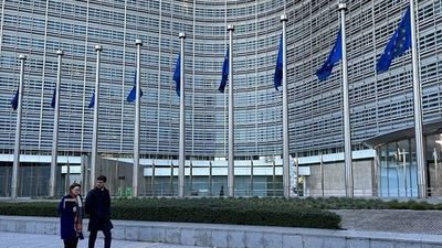 Bruselas estudia si las grandes plataformas deben pagar peajes a las empresas de telecomunicaciones