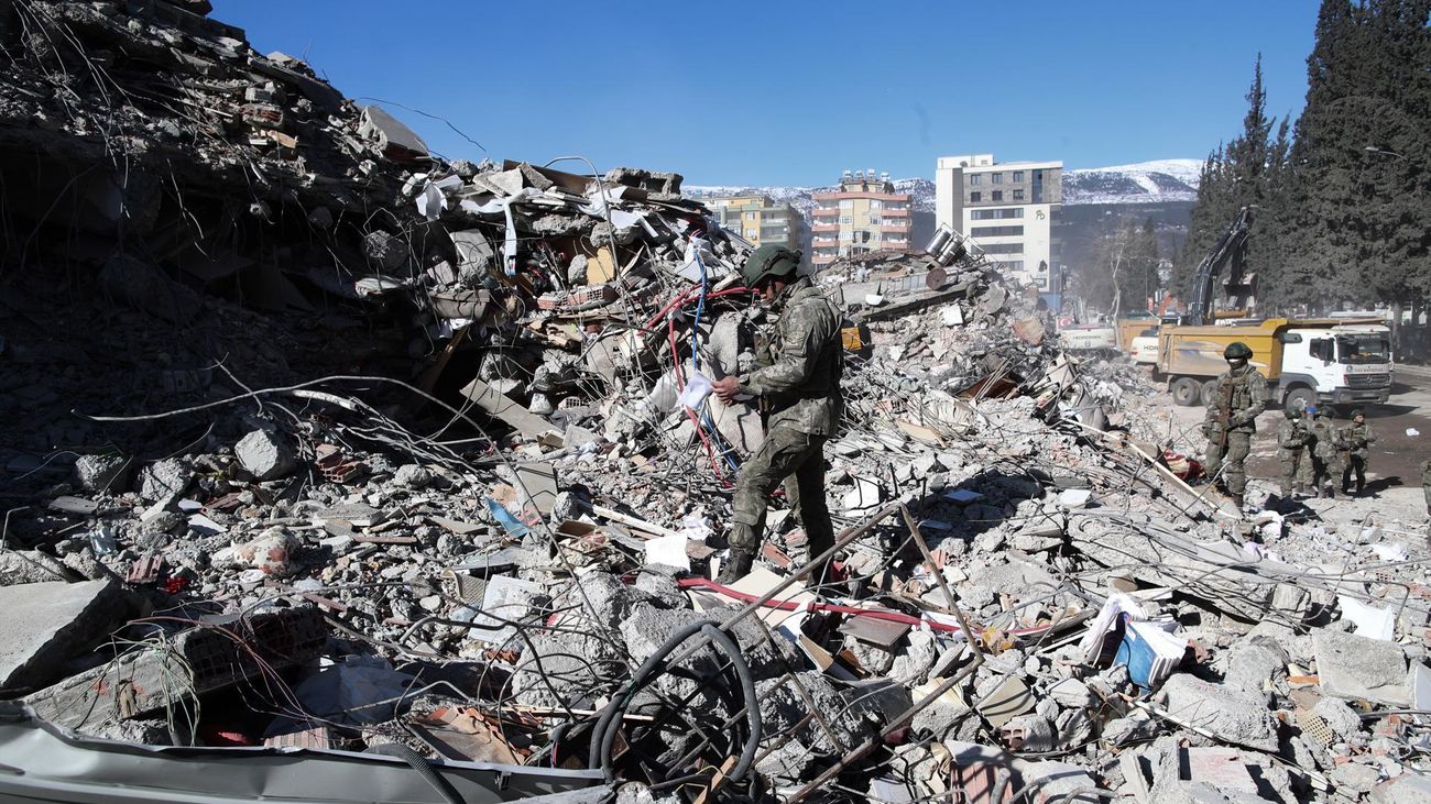 Aumentan a cerca de 40.000 los muertos por los terremotos  en Turquía y Siria