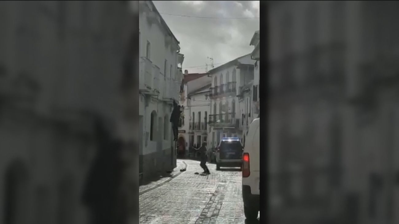 Detenido un supuesto maltratador que saltó por un balcón para intentar huir