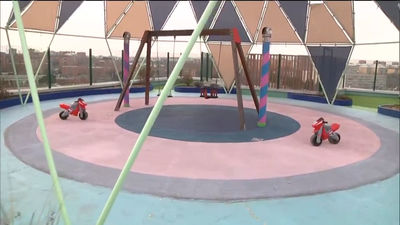 La fundación Juegaterapia transforma azoteas de hospitales en parques para los niños