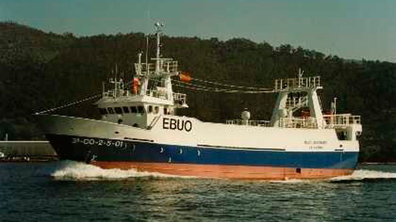 Muere un marinero de Ghana tras caer al agua desde un pesquero vigués que faenaba en Gran Sol