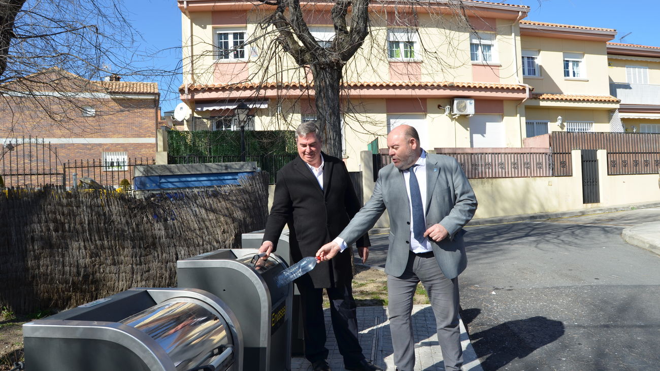 Puesta en marcha de las islas ecológicas de Navalagamella