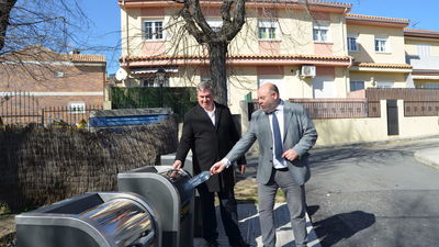 Navalagamella finaliza la instalación de sus primeras 'islas ecológicas'