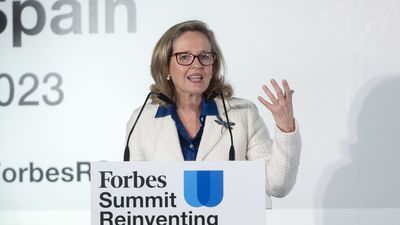 Calviño insiste en que la bajada del IVA en los alimentos “funciona”