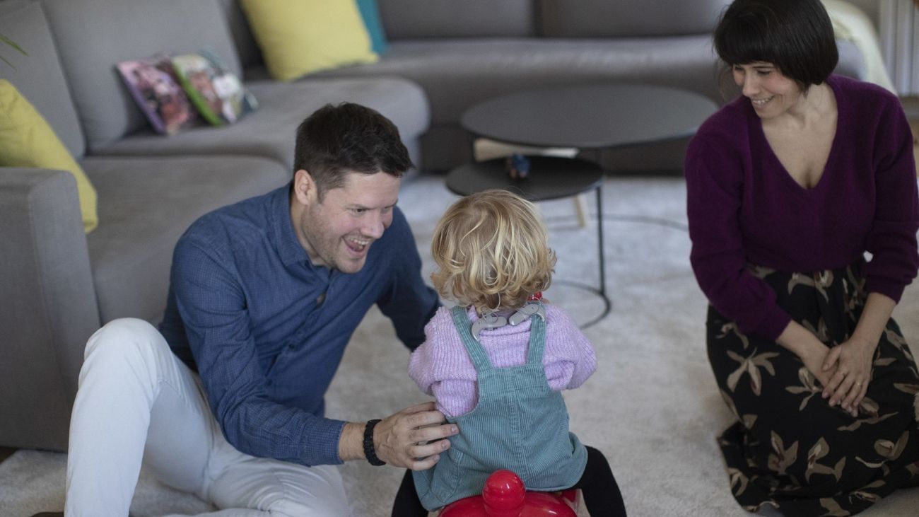 La Ley Trans cambia el Código Civil para eliminar 'madre' y 'padre' e incluir 'progenitor gestante'