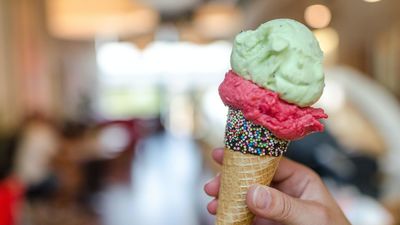 Garzón quiere incluir los helados en su ley para prohibir publicidad de productos azucarados