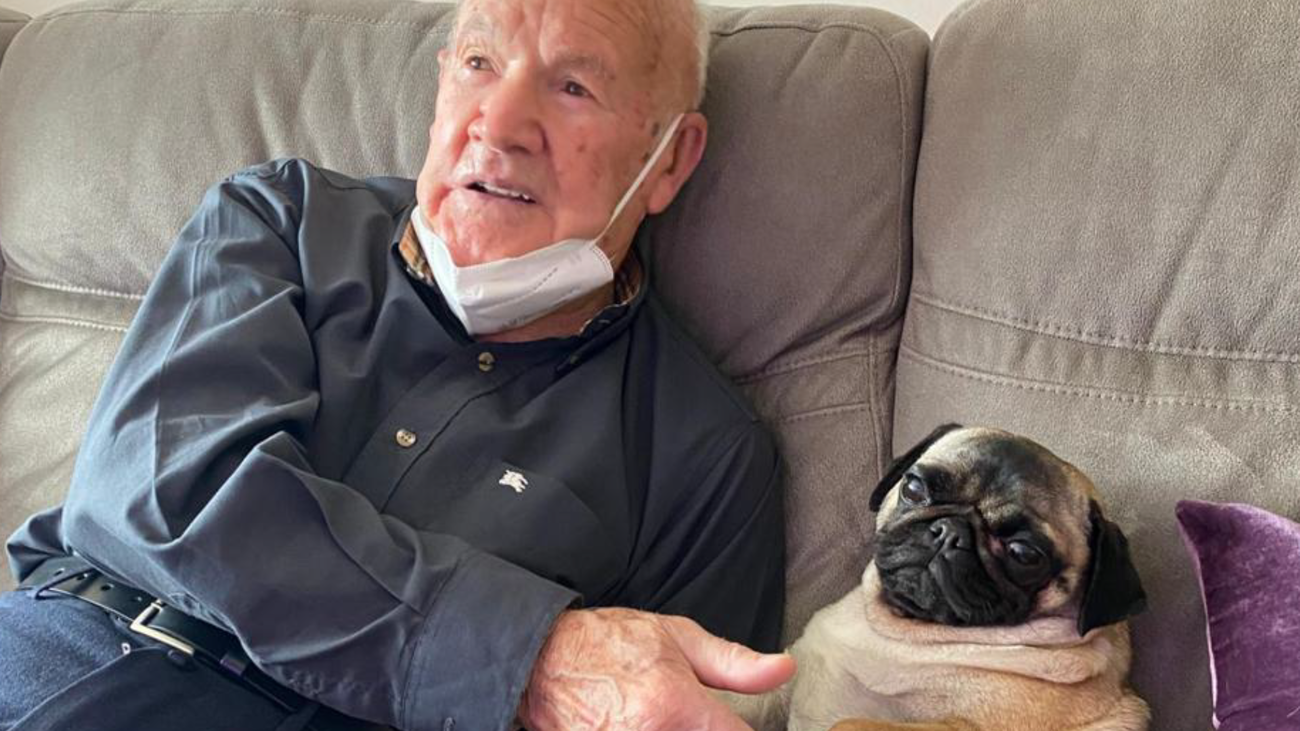 El jugador de ping pong más longevo del mundo cumple 100 años