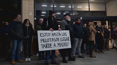 Los pasajeros del tren Avant Ciudad Real-Madrid, "hartos" de los continuos retrasos