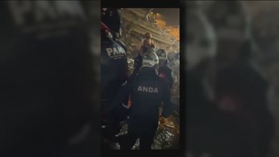 Rescatan con vida a un niño de 12 años en Turquía más de 10 días después del terremoto