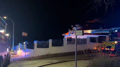 Extinguido un incendio causado por una estufa en una vivienda de madera en Colmenar de Oreja