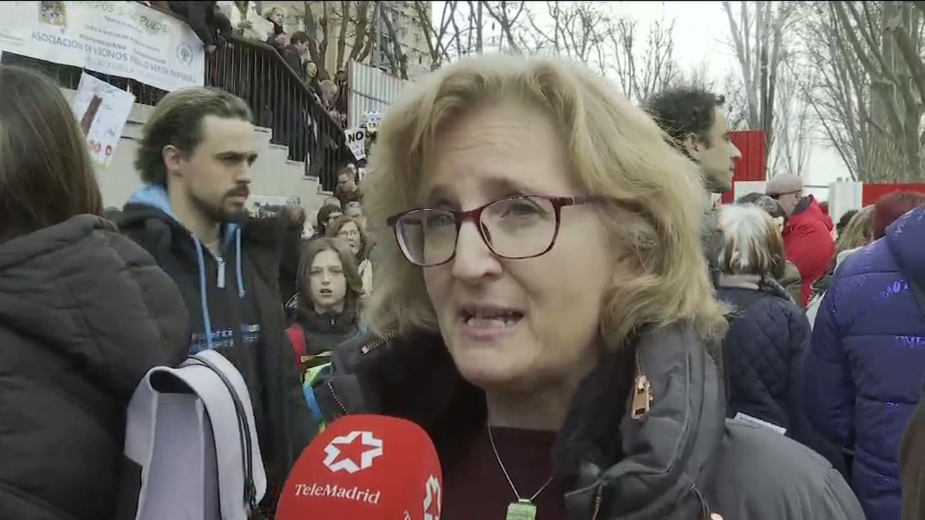 Centenares de personas se reúnen en Madrid Río en defensa de los árboles amenazados por la L11