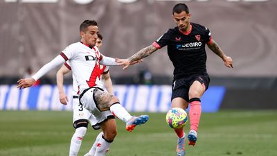 El Sevilla frena con un empate 1-1 la euforia del Rayo Vallecano