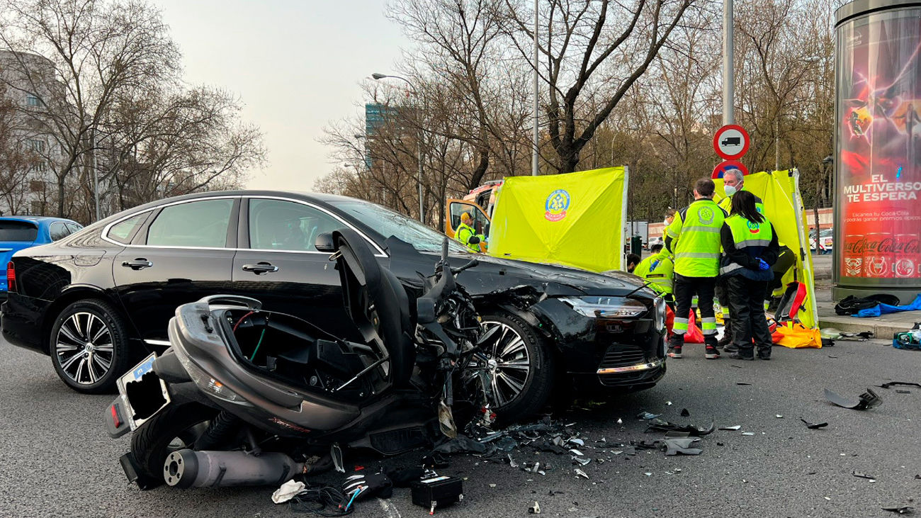 Accidente de tráfico en Paseo de la Castellana