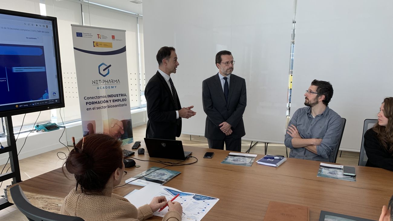 El consejero Fernández-Lasquetty ha visitado en Alcobendas la firma Montajes Delsaz