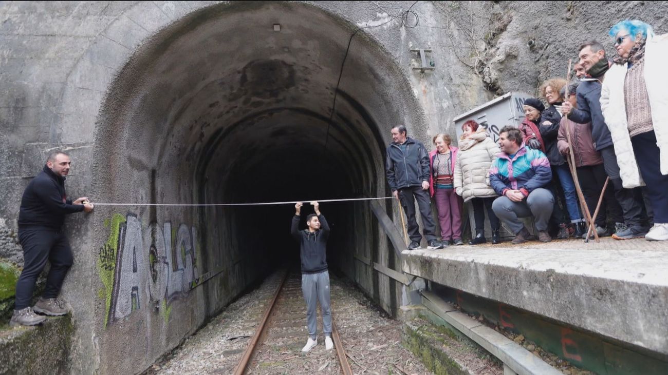 Los trenes de Cantabria y Asturias le cuestan el puesto al presidente de Renfe y la secretaria de Estado de Transportes