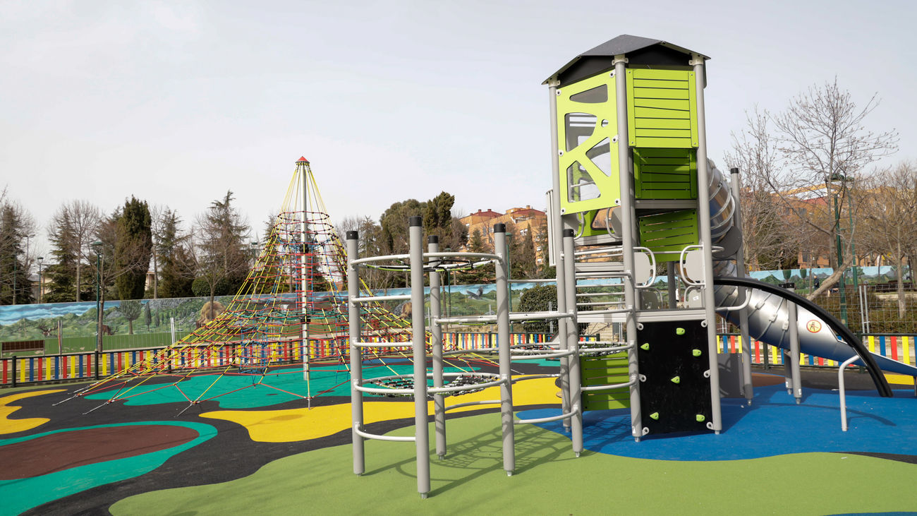 Nuevo parque infantil inclusivo en el barrio de Los Rosales de Móstoles
