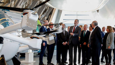 El rey inaugura en Zaragoza el Mobility City