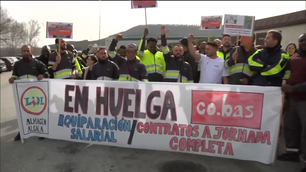 Huelga indefinida de los trabajadores de logística de Lidl en Alcalá de Henares