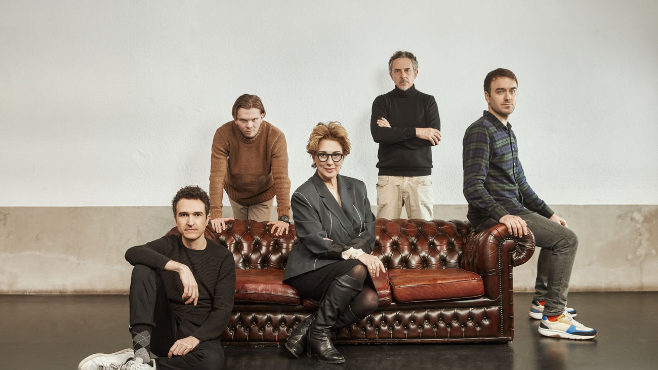 Ironía y humor ante la atrocidad, el Teatro de la Abadía estrena 'Coraje de madre' de George Tabori