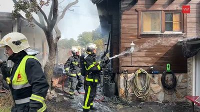 Dos heridos en Valdemorillo tras salvar a una persona mayor de un incendio