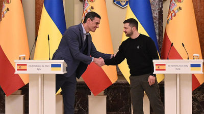 Sánchez habla por teléfono con Zelenski para reiterarle el apoyo de España "frente a la agresión rusa"