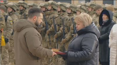 Zelenski, en el aniversario de la guerra: "Un año de dolor, tristeza y unidad"