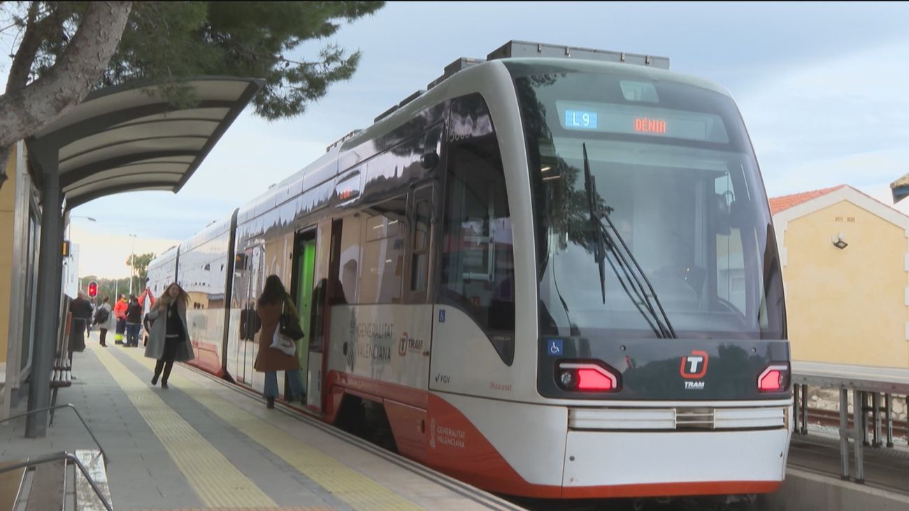 El PP pide ceses a Ximo Puig por la "chapuza" de los trenes cuyo peso excede el soportado por los puentes