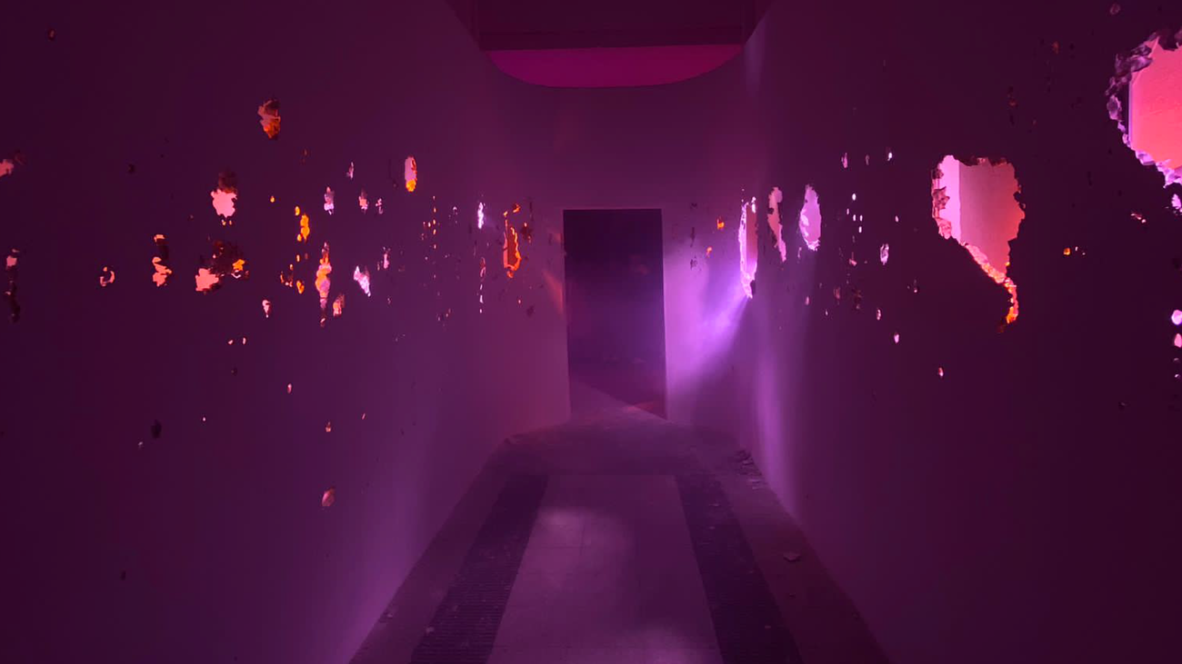 Llega a Carabanchel una exposición que crea el público "a golpe de martillazos"