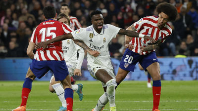 El Atlético le complica la Liga al Real Madrid con un meritorio empate en el Bernabéu