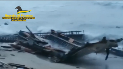 Al menos 60 migrantes mueren tras un naufragio en la costa de Italia