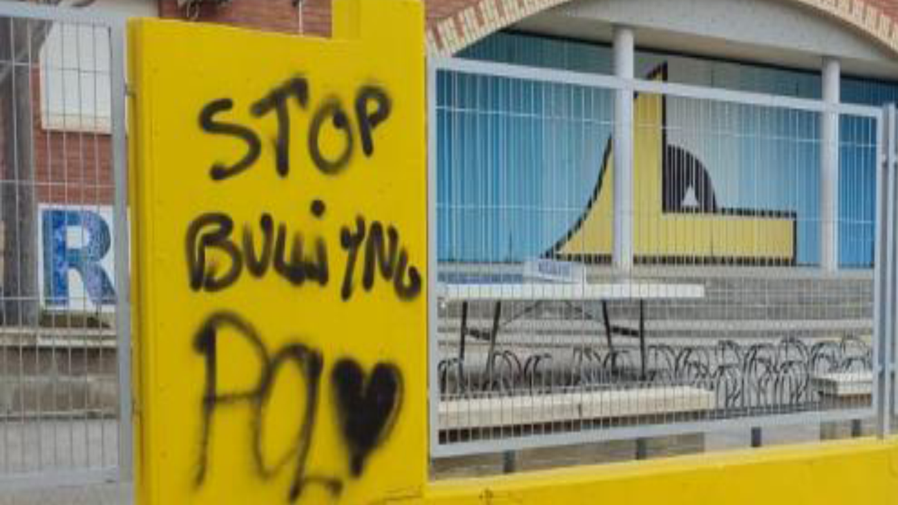 Un menor con autismo, víctima de acoso escolar, hospitalizado tras lanzarse por balcón en Tarragona