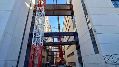 Quince metros de longitud y techo de cristal, así son las nuevas pasarelas del Hospital 12 de Octubre