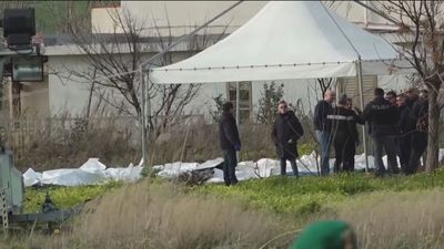 Un centenar de personas han muerto en el naufragio de Calabria