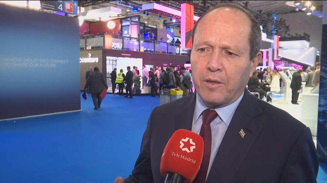 El ministro de Economía israelí visita Barcelona y el Mobile World Congress