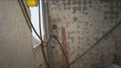 Estafada en la reforma de su casa: Los albañiles desaparecieron con el dinero dejando las obras a medias